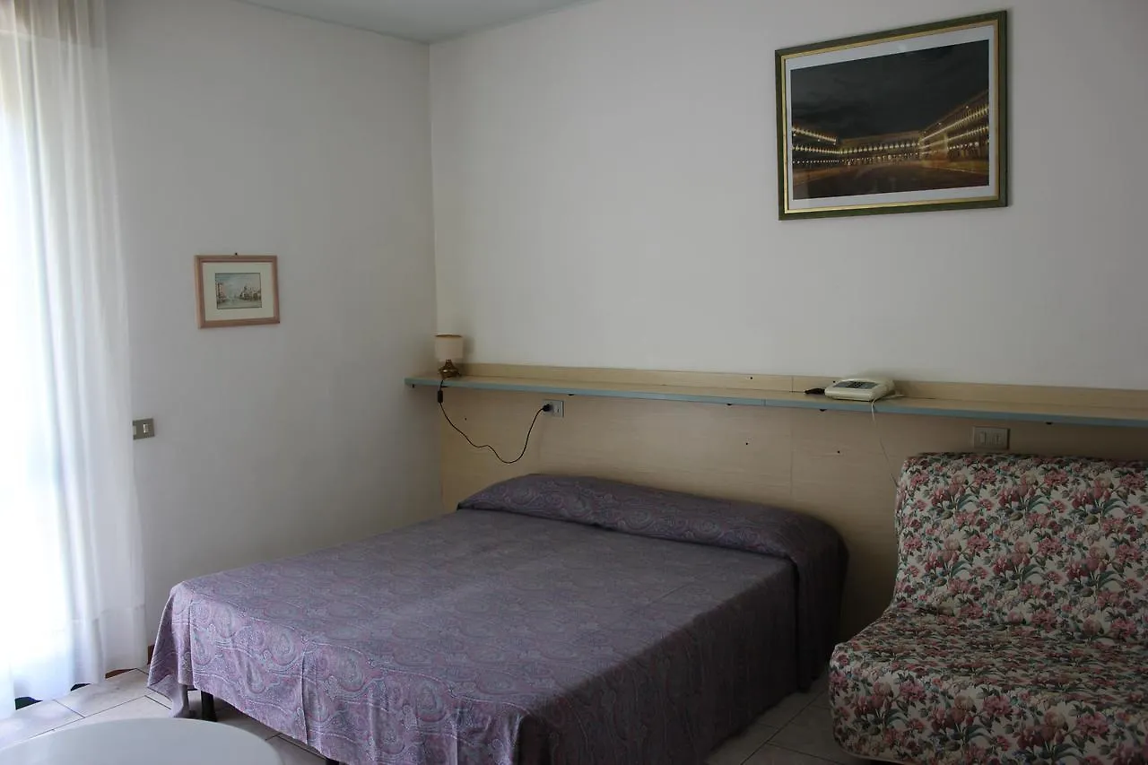 Lägenhet Hotel Residence Beverly Lido di Jesolo